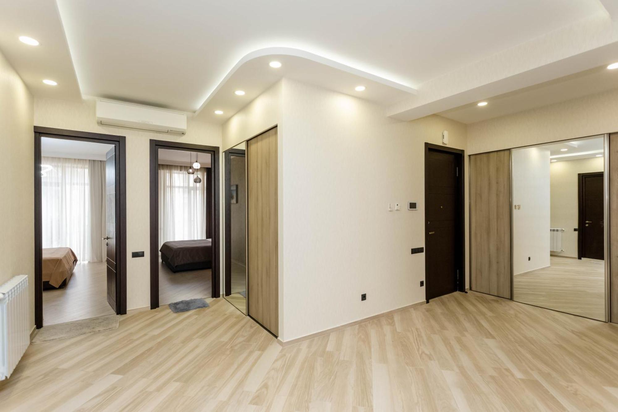 Centered Living Apartment Тбилиси Екстериор снимка