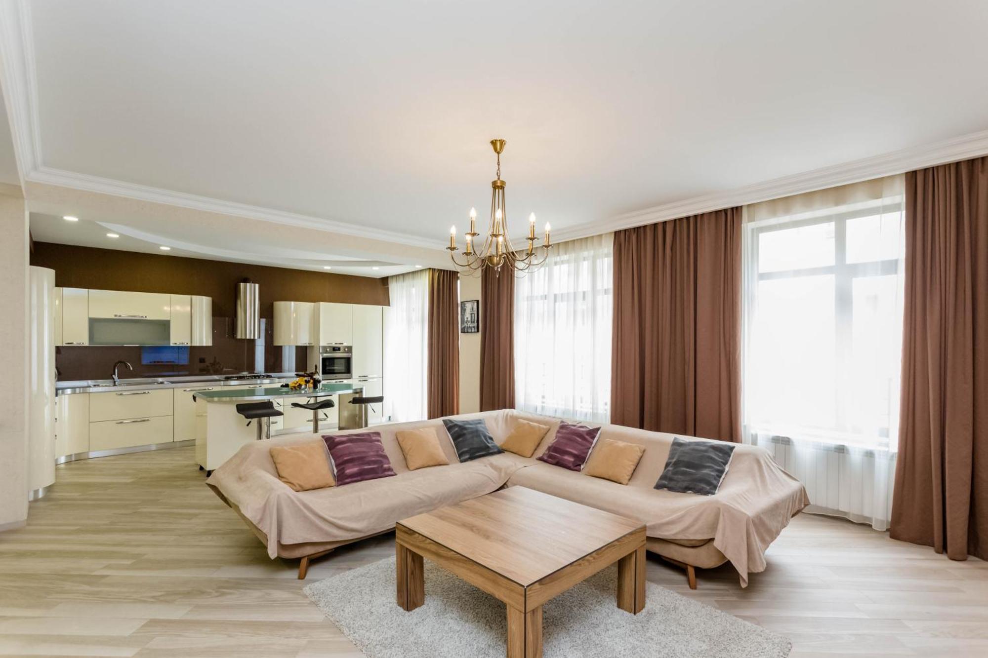 Centered Living Apartment Тбилиси Екстериор снимка